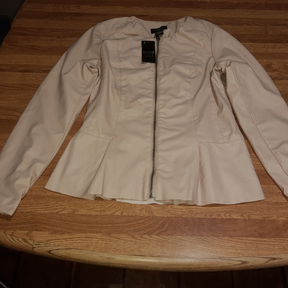 Jacket - Picture 3 of 5